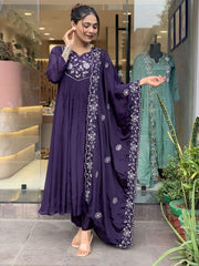 SalwarLove Festive Favorite π« | Chinon Kurta with Embroidered Dupatta
