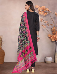 SalwarLove Bold & Beautiful – Black Kurta with Multicolor Charm-Black