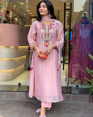 SalwarLove Stitched Chanderi Silk Kurti Set for Women – Soft Pink with Ethnic Detailing.