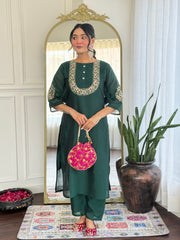 Salwar Love Classic Contrast Ensemble – Rich Green Paired with Banarasi Magic.