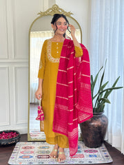 SalwarLove Elegant Mustard Kurta with Intricate Thread Embroidery and Contrasting Pink Dupatta – Ideal for Wedding and Festive Occasions.