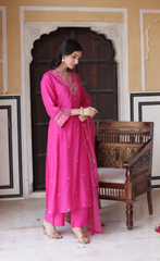 SalwarLove Rosé Radiance – Viscose Kurti Set with Organza Dupatta-Pink.
